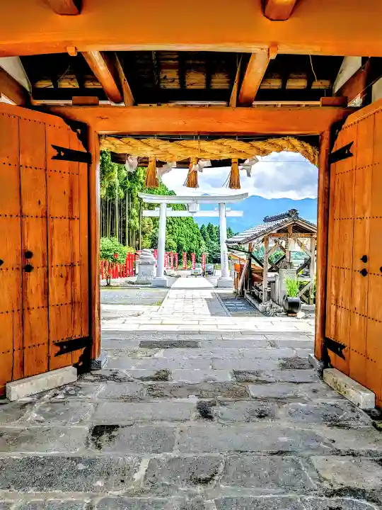 阿蘇白水龍神權現~白蛇神社~(熊本県)