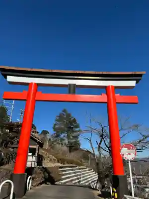 霞神社の{uncategorized: "未分類", other: "その他", undefined: "問題あり", building: "その他建物", grave: "お墓", sacred_gate: "鳥居", guardian: "狛犬", statue: "像", buddha: "仏像", history: "歴史", nature: "自然", garden: "庭園", animal: "動物", pagoda: "塔", temizu: "手水舎", mountain_gate: "山門・神門", sanctuary: "本殿・本堂", subordinate: "末社・摂社", art: "芸術", scenery: "景色", jizo: "地蔵", ema: "絵馬", goshuin: "御朱印", omikuji: "おみくじ", items: "授与品その他", amulet: "お守り", goshuincho: "御朱印帳", eats: "食事", festival: "お祭り", votive_dance: "神楽", shichigosan: "七五三参", wedding: "結婚式", experience: "体験その他", initially: "初詣", around: "周辺", anti_infection: "感染症対策"}