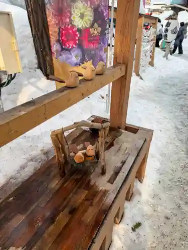 札幌諏訪神社の像