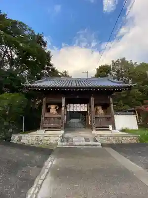 観音寺の山門・神門