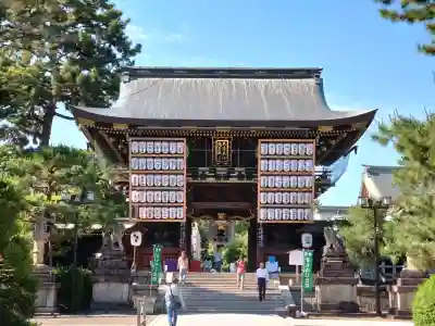 北野天満宮の{uncategorized: "未分類", other: "その他", undefined: "問題あり", building: "その他建物", grave: "お墓", sacred_gate: "鳥居", guardian: "狛犬", statue: "像", buddha: "仏像", history: "歴史", nature: "自然", garden: "庭園", animal: "動物", pagoda: "塔", temizu: "手水舎", mountain_gate: "山門・神門", sanctuary: "本殿・本堂", subordinate: "末社・摂社", art: "芸術", scenery: "景色", jizo: "地蔵", ema: "絵馬", goshuin: "御朱印", omikuji: "おみくじ", items: "授与品その他", amulet: "お守り", goshuincho: "御朱印帳", eats: "食事", festival: "お祭り", votive_dance: "神楽", shichigosan: "七五三参", wedding: "結婚式", experience: "体験その他", initially: "初詣", around: "周辺", anti_infection: "感染症対策"}