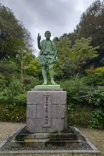 高月院の像