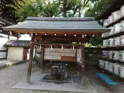 梅宮大社の手水舎