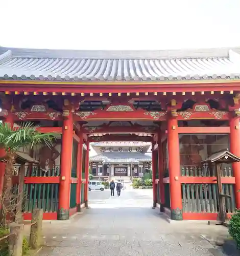 浄土宗南命山善光寺の山門