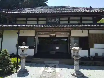西圓寺の本殿・本堂