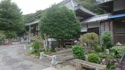明泉寺の本殿・本堂