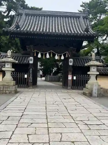 高砂神社の山門