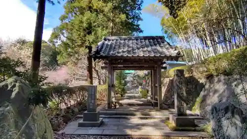 曹洞院の山門