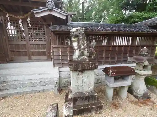 八柱神社の狛犬