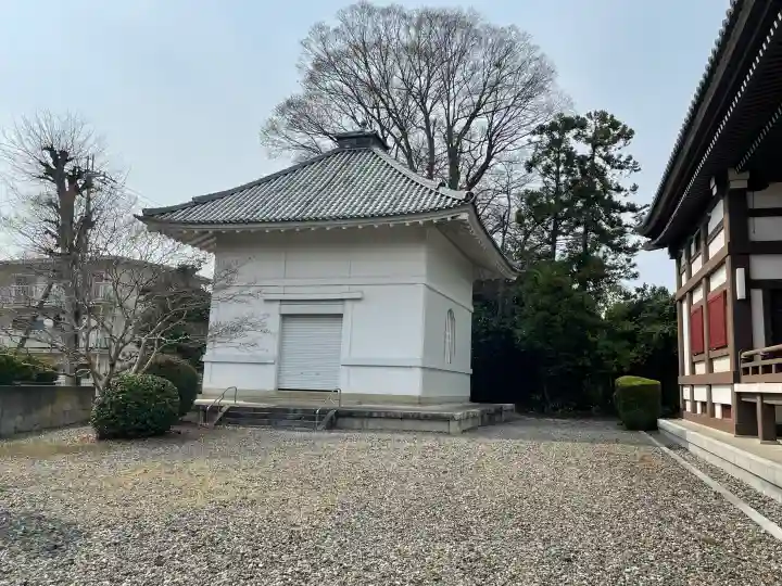 明照寺の{uncategorized: "未分類", other: "その他", undefined: "問題あり", building: "その他建物", grave: "お墓", sacred_gate: "鳥居", guardian: "狛犬", statue: "像", buddha: "仏像", history: "歴史", nature: "自然", garden: "庭園", animal: "動物", pagoda: "塔", temizu: "手水舎", mountain_gate: "山門・神門", sanctuary: "本殿・本堂", subordinate: "末社・摂社", art: "芸術", scenery: "景色", jizo: "地蔵", ema: "絵馬", goshuin: "御朱印", omikuji: "おみくじ", items: "授与品その他", amulet: "お守り", goshuincho: "御朱印帳", eats: "食事", festival: "お祭り", votive_dance: "神楽", shichigosan: "七五三参", wedding: "結婚式", experience: "体験その他", initially: "初詣", around: "周辺", anti_infection: "感染症対策"}
