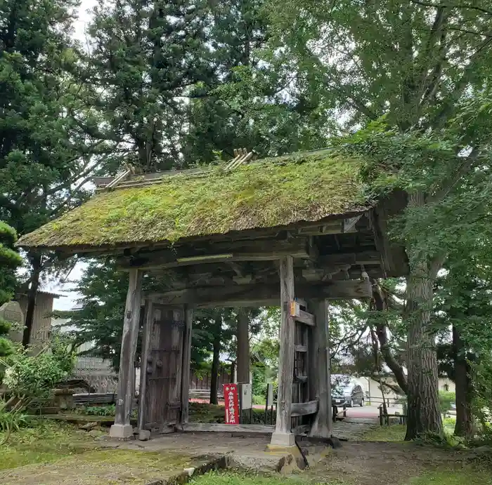 恵日寺の山門