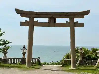 伊和都比売神社の{uncategorized: "未分類", other: "その他", undefined: "問題あり", building: "その他建物", grave: "お墓", sacred_gate: "鳥居", guardian: "狛犬", statue: "像", buddha: "仏像", history: "歴史", nature: "自然", garden: "庭園", animal: "動物", pagoda: "塔", temizu: "手水舎", mountain_gate: "山門・神門", sanctuary: "本殿・本堂", subordinate: "末社・摂社", art: "芸術", scenery: "景色", jizo: "地蔵", ema: "絵馬", goshuin: "御朱印", omikuji: "おみくじ", items: "授与品その他", amulet: "お守り", goshuincho: "御朱印帳", eats: "食事", festival: "お祭り", votive_dance: "神楽", shichigosan: "七五三参", wedding: "結婚式", experience: "体験その他", initially: "初詣", around: "周辺", anti_infection: "感染症対策"}