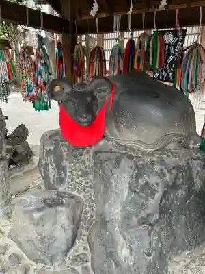牛嶋神社の像