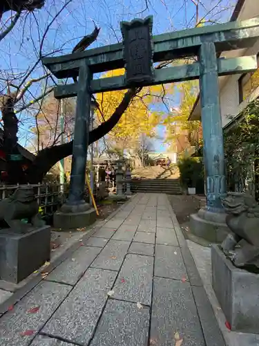 市谷亀岡八幡宮の鳥居