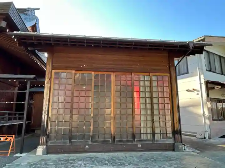 渚大神社の{uncategorized: "未分類", other: "その他", undefined: "問題あり", building: "その他建物", grave: "お墓", sacred_gate: "鳥居", guardian: "狛犬", statue: "像", buddha: "仏像", history: "歴史", nature: "自然", garden: "庭園", animal: "動物", pagoda: "塔", temizu: "手水舎", mountain_gate: "山門・神門", sanctuary: "本殿・本堂", subordinate: "末社・摂社", art: "芸術", scenery: "景色", jizo: "地蔵", ema: "絵馬", goshuin: "御朱印", omikuji: "おみくじ", items: "授与品その他", amulet: "お守り", goshuincho: "御朱印帳", eats: "食事", festival: "お祭り", votive_dance: "神楽", shichigosan: "七五三参", wedding: "結婚式", experience: "体験その他", initially: "初詣", around: "周辺", anti_infection: "感染症対策"}