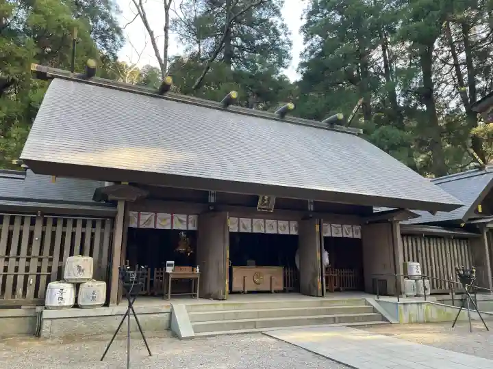 天岩戸神社の{uncategorized: "未分類", other: "その他", undefined: "問題あり", building: "その他建物", grave: "お墓", sacred_gate: "鳥居", guardian: "狛犬", statue: "像", buddha: "仏像", history: "歴史", nature: "自然", garden: "庭園", animal: "動物", pagoda: "塔", temizu: "手水舎", mountain_gate: "山門・神門", sanctuary: "本殿・本堂", subordinate: "末社・摂社", art: "芸術", scenery: "景色", jizo: "地蔵", ema: "絵馬", goshuin: "御朱印", omikuji: "おみくじ", items: "授与品その他", amulet: "お守り", goshuincho: "御朱印帳", eats: "食事", festival: "お祭り", votive_dance: "神楽", shichigosan: "七五三参", wedding: "結婚式", experience: "体験その他", initially: "初詣", around: "周辺", anti_infection: "感染症対策"}