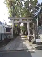 桐ヶ谷氷川神社の鳥居
