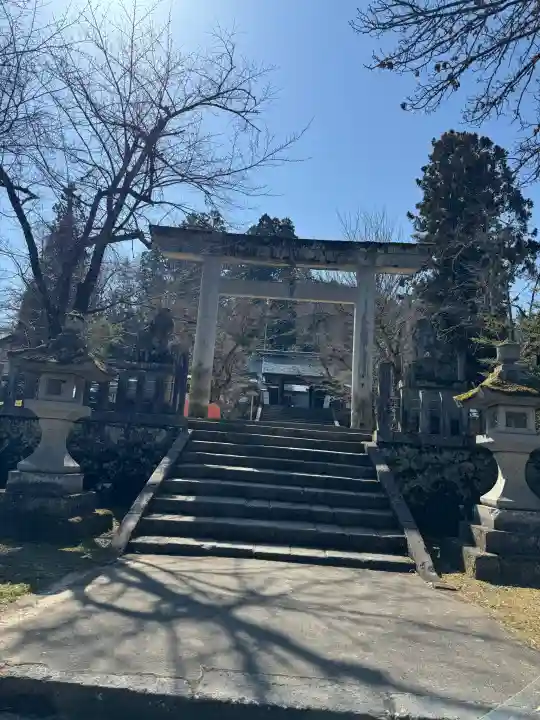飛驒護國神社の{uncategorized: "未分類", other: "その他", undefined: "問題あり", building: "その他建物", grave: "お墓", sacred_gate: "鳥居", guardian: "狛犬", statue: "像", buddha: "仏像", history: "歴史", nature: "自然", garden: "庭園", animal: "動物", pagoda: "塔", temizu: "手水舎", mountain_gate: "山門・神門", sanctuary: "本殿・本堂", subordinate: "末社・摂社", art: "芸術", scenery: "景色", jizo: "地蔵", ema: "絵馬", goshuin: "御朱印", omikuji: "おみくじ", items: "授与品その他", amulet: "お守り", goshuincho: "御朱印帳", eats: "食事", festival: "お祭り", votive_dance: "神楽", shichigosan: "七五三参", wedding: "結婚式", experience: "体験その他", initially: "初詣", around: "周辺", anti_infection: "感染症対策"}