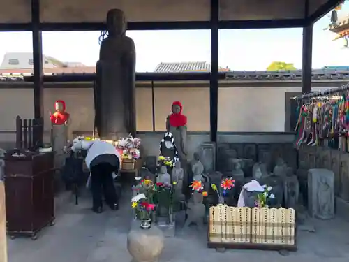 西新井大師総持寺の地蔵