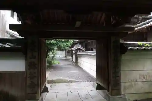 弥谷寺の山門・神門
