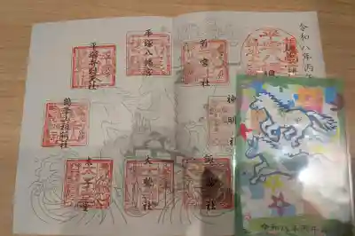 平塚八幡宮の{uncategorized: "未分類", other: "その他", undefined: "問題あり", building: "その他建物", grave: "お墓", sacred_gate: "鳥居", guardian: "狛犬", statue: "像", buddha: "仏像", history: "歴史", nature: "自然", garden: "庭園", animal: "動物", pagoda: "塔", temizu: "手水舎", mountain_gate: "山門・神門", sanctuary: "本殿・本堂", subordinate: "末社・摂社", art: "芸術", scenery: "景色", jizo: "地蔵", ema: "絵馬", goshuin: "御朱印", omikuji: "おみくじ", items: "授与品その他", amulet: "お守り", goshuincho: "御朱印帳", eats: "食事", festival: "お祭り", votive_dance: "神楽", shichigosan: "七五三参", wedding: "結婚式", experience: "体験その他", initially: "初詣", around: "周辺", anti_infection: "感染症対策"}