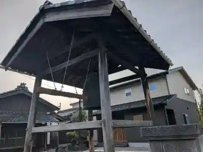 専福寺の{uncategorized: "未分類", other: "その他", undefined: "問題あり", building: "その他建物", grave: "お墓", sacred_gate: "鳥居", guardian: "狛犬", statue: "像", buddha: "仏像", history: "歴史", nature: "自然", garden: "庭園", animal: "動物", pagoda: "塔", temizu: "手水舎", mountain_gate: "山門・神門", sanctuary: "本殿・本堂", subordinate: "末社・摂社", art: "芸術", scenery: "景色", jizo: "地蔵", ema: "絵馬", goshuin: "御朱印", omikuji: "おみくじ", items: "授与品その他", amulet: "お守り", goshuincho: "御朱印帳", eats: "食事", festival: "お祭り", votive_dance: "神楽", shichigosan: "七五三参", wedding: "結婚式", experience: "体験その他", initially: "初詣", around: "周辺", anti_infection: "感染症対策"}