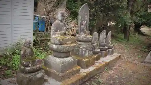 生岡神社の仏像