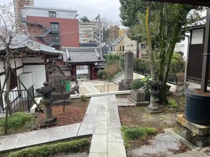 亮朝院の{uncategorized: "未分類", other: "その他", undefined: "問題あり", building: "その他建物", grave: "お墓", sacred_gate: "鳥居", guardian: "狛犬", statue: "像", buddha: "仏像", history: "歴史", nature: "自然", garden: "庭園", animal: "動物", pagoda: "塔", temizu: "手水舎", mountain_gate: "山門・神門", sanctuary: "本殿・本堂", subordinate: "末社・摂社", art: "芸術", scenery: "景色", jizo: "地蔵", ema: "絵馬", goshuin: "御朱印", omikuji: "おみくじ", items: "授与品その他", amulet: "お守り", goshuincho: "御朱印帳", eats: "食事", festival: "お祭り", votive_dance: "神楽", shichigosan: "七五三参", wedding: "結婚式", experience: "体験その他", initially: "初詣", around: "周辺", anti_infection: "感染症対策"}
