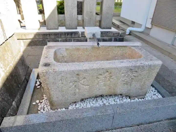 伏見稲荷大社 御旅所の手水舎