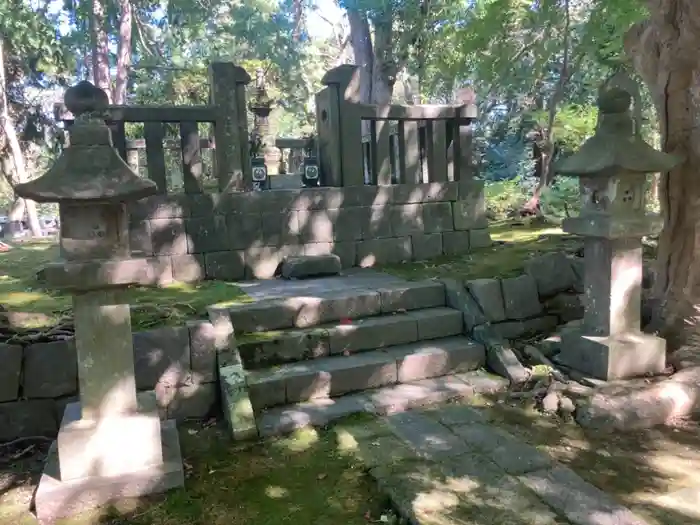 葛原岡神社の建物その他