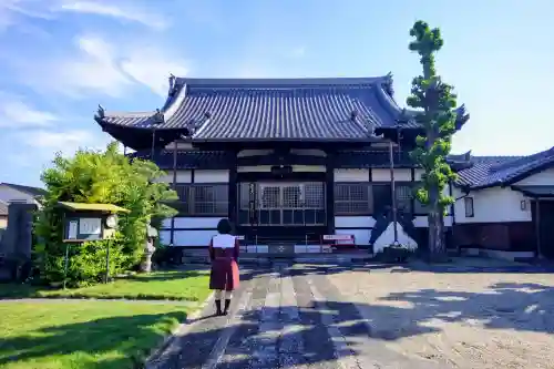 縁心寺の{uncategorized: "未分類", other: "その他", undefined: "問題あり", building: "その他建物", grave: "お墓", sacred_gate: "鳥居", guardian: "狛犬", statue: "像", buddha: "仏像", history: "歴史", nature: "自然", garden: "庭園", animal: "動物", pagoda: "塔", temizu: "手水舎", mountain_gate: "山門・神門", sanctuary: "本殿・本堂", subordinate: "末社・摂社", art: "芸術", scenery: "景色", jizo: "地蔵", ema: "絵馬", goshuin: "御朱印", omikuji: "おみくじ", items: "授与品その他", amulet: "お守り", goshuincho: "御朱印帳", eats: "食事", festival: "お祭り", votive_dance: "神楽", shichigosan: "七五三参", wedding: "結婚式", experience: "体験その他", initially: "初詣", around: "周辺", anti_infection: "感染症対策"}