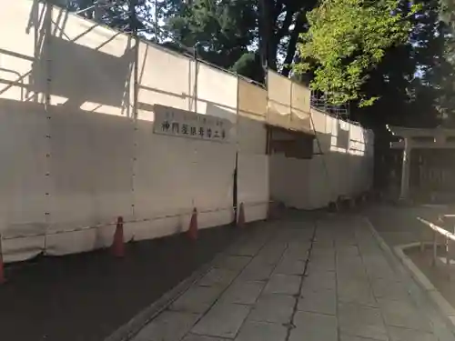 白山比咩神社の山門・神門