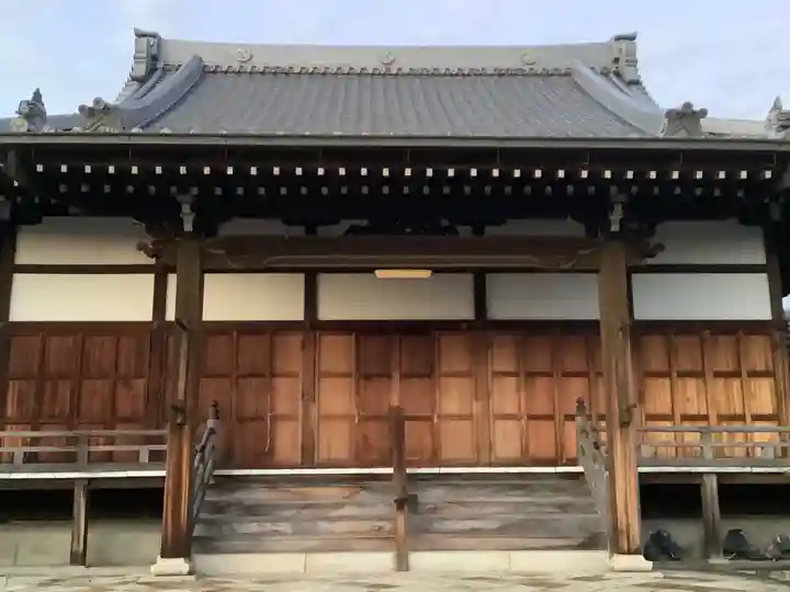 覚成寺の本殿・本堂
