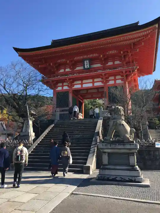 清水寺の山門・神門