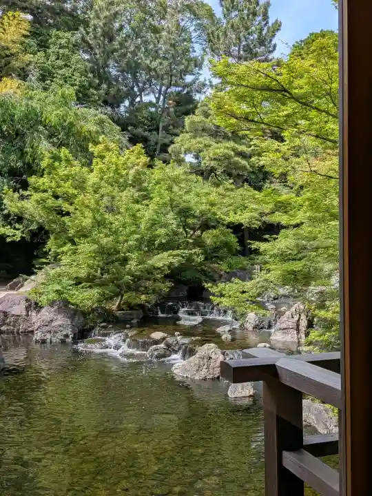寒川神社の{uncategorized: "未分類", other: "その他", undefined: "問題あり", building: "その他建物", grave: "お墓", sacred_gate: "鳥居", guardian: "狛犬", statue: "像", buddha: "仏像", history: "歴史", nature: "自然", garden: "庭園", animal: "動物", pagoda: "塔", temizu: "手水舎", mountain_gate: "山門・神門", sanctuary: "本殿・本堂", subordinate: "末社・摂社", art: "芸術", scenery: "景色", jizo: "地蔵", ema: "絵馬", goshuin: "御朱印", omikuji: "おみくじ", items: "授与品その他", amulet: "お守り", goshuincho: "御朱印帳", eats: "食事", festival: "お祭り", votive_dance: "神楽", shichigosan: "七五三参", wedding: "結婚式", experience: "体験その他", initially: "初詣", around: "周辺", anti_infection: "感染症対策"}