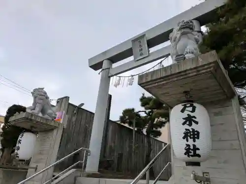乃木神社の{uncategorized: "未分類", other: "その他", undefined: "問題あり", building: "その他建物", grave: "お墓", sacred_gate: "鳥居", guardian: "狛犬", statue: "像", buddha: "仏像", history: "歴史", nature: "自然", garden: "庭園", animal: "動物", pagoda: "塔", temizu: "手水舎", mountain_gate: "山門・神門", sanctuary: "本殿・本堂", subordinate: "末社・摂社", art: "芸術", scenery: "景色", jizo: "地蔵", ema: "絵馬", goshuin: "御朱印", omikuji: "おみくじ", items: "授与品その他", amulet: "お守り", goshuincho: "御朱印帳", eats: "食事", festival: "お祭り", votive_dance: "神楽", shichigosan: "七五三参", wedding: "結婚式", experience: "体験その他", initially: "初詣", around: "周辺", anti_infection: "感染症対策"}