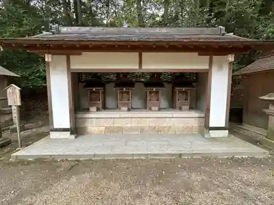 往馬坐伊古麻都比古神社の末社・摂社