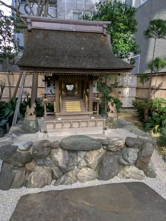 稲荷神社の{uncategorized: "未分類", other: "その他", undefined: "問題あり", building: "その他建物", grave: "お墓", sacred_gate: "鳥居", guardian: "狛犬", statue: "像", buddha: "仏像", history: "歴史", nature: "自然", garden: "庭園", animal: "動物", pagoda: "塔", temizu: "手水舎", mountain_gate: "山門・神門", sanctuary: "本殿・本堂", subordinate: "末社・摂社", art: "芸術", scenery: "景色", jizo: "地蔵", ema: "絵馬", goshuin: "御朱印", omikuji: "おみくじ", items: "授与品その他", amulet: "お守り", goshuincho: "御朱印帳", eats: "食事", festival: "お祭り", votive_dance: "神楽", shichigosan: "七五三参", wedding: "結婚式", experience: "体験その他", initially: "初詣", around: "周辺", anti_infection: "感染症対策"}