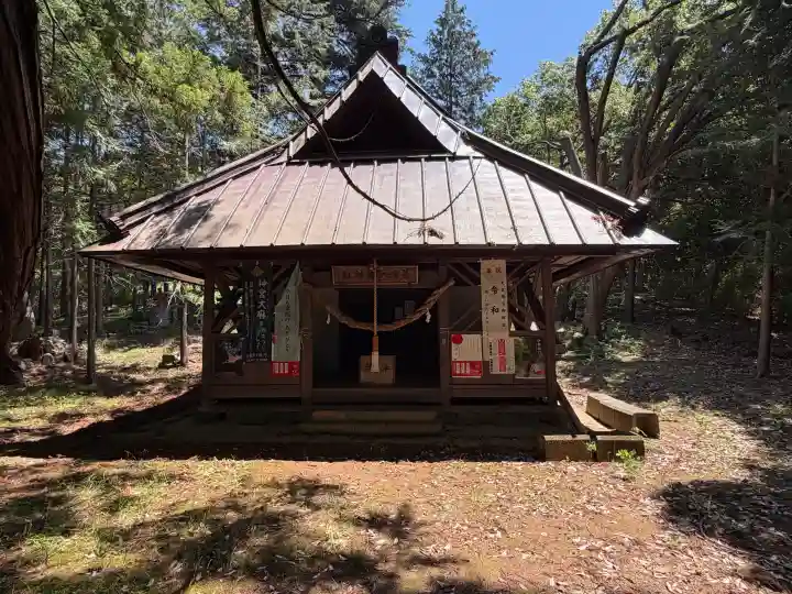 若宮八幡神社の{uncategorized: "未分類", other: "その他", undefined: "問題あり", building: "その他建物", grave: "お墓", sacred_gate: "鳥居", guardian: "狛犬", statue: "像", buddha: "仏像", history: "歴史", nature: "自然", garden: "庭園", animal: "動物", pagoda: "塔", temizu: "手水舎", mountain_gate: "山門・神門", sanctuary: "本殿・本堂", subordinate: "末社・摂社", art: "芸術", scenery: "景色", jizo: "地蔵", ema: "絵馬", goshuin: "御朱印", omikuji: "おみくじ", items: "授与品その他", amulet: "お守り", goshuincho: "御朱印帳", eats: "食事", festival: "お祭り", votive_dance: "神楽", shichigosan: "七五三参", wedding: "結婚式", experience: "体験その他", initially: "初詣", around: "周辺", anti_infection: "感染症対策"}