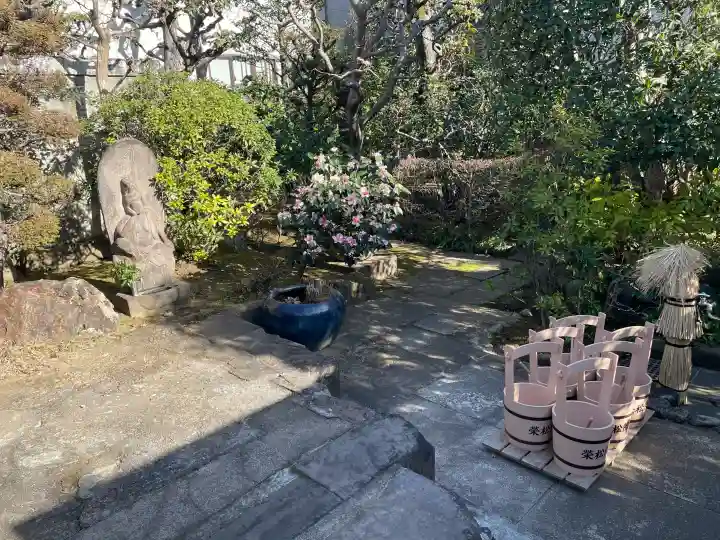 栄松院の{uncategorized: "未分類", other: "その他", undefined: "問題あり", building: "その他建物", grave: "お墓", sacred_gate: "鳥居", guardian: "狛犬", statue: "像", buddha: "仏像", history: "歴史", nature: "自然", garden: "庭園", animal: "動物", pagoda: "塔", temizu: "手水舎", mountain_gate: "山門・神門", sanctuary: "本殿・本堂", subordinate: "末社・摂社", art: "芸術", scenery: "景色", jizo: "地蔵", ema: "絵馬", goshuin: "御朱印", omikuji: "おみくじ", items: "授与品その他", amulet: "お守り", goshuincho: "御朱印帳", eats: "食事", festival: "お祭り", votive_dance: "神楽", shichigosan: "七五三参", wedding: "結婚式", experience: "体験その他", initially: "初詣", around: "周辺", anti_infection: "感染症対策"}