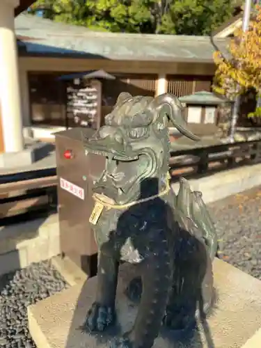 三重縣護國神社の狛犬