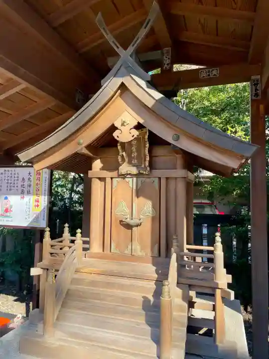 大鳥神社の{uncategorized: "未分類", other: "その他", undefined: "問題あり", building: "その他建物", grave: "お墓", sacred_gate: "鳥居", guardian: "狛犬", statue: "像", buddha: "仏像", history: "歴史", nature: "自然", garden: "庭園", animal: "動物", pagoda: "塔", temizu: "手水舎", mountain_gate: "山門・神門", sanctuary: "本殿・本堂", subordinate: "末社・摂社", art: "芸術", scenery: "景色", jizo: "地蔵", ema: "絵馬", goshuin: "御朱印", omikuji: "おみくじ", items: "授与品その他", amulet: "お守り", goshuincho: "御朱印帳", eats: "食事", festival: "お祭り", votive_dance: "神楽", shichigosan: "七五三参", wedding: "結婚式", experience: "体験その他", initially: "初詣", around: "周辺", anti_infection: "感染症対策"}