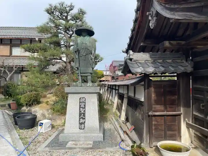 即成寺の{uncategorized: "未分類", other: "その他", undefined: "問題あり", building: "その他建物", grave: "お墓", sacred_gate: "鳥居", guardian: "狛犬", statue: "像", buddha: "仏像", history: "歴史", nature: "自然", garden: "庭園", animal: "動物", pagoda: "塔", temizu: "手水舎", mountain_gate: "山門・神門", sanctuary: "本殿・本堂", subordinate: "末社・摂社", art: "芸術", scenery: "景色", jizo: "地蔵", ema: "絵馬", goshuin: "御朱印", omikuji: "おみくじ", items: "授与品その他", amulet: "お守り", goshuincho: "御朱印帳", eats: "食事", festival: "お祭り", votive_dance: "神楽", shichigosan: "七五三参", wedding: "結婚式", experience: "体験その他", initially: "初詣", around: "周辺", anti_infection: "感染症対策"}