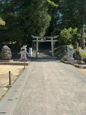 和氣神社（和気神社）の{uncategorized: "未分類", other: "その他", undefined: "問題あり", building: "その他建物", grave: "お墓", sacred_gate: "鳥居", guardian: "狛犬", statue: "像", buddha: "仏像", history: "歴史", nature: "自然", garden: "庭園", animal: "動物", pagoda: "塔", temizu: "手水舎", mountain_gate: "山門・神門", sanctuary: "本殿・本堂", subordinate: "末社・摂社", art: "芸術", scenery: "景色", jizo: "地蔵", ema: "絵馬", goshuin: "御朱印", omikuji: "おみくじ", items: "授与品その他", amulet: "お守り", goshuincho: "御朱印帳", eats: "食事", festival: "お祭り", votive_dance: "神楽", shichigosan: "七五三参", wedding: "結婚式", experience: "体験その他", initially: "初詣", around: "周辺", anti_infection: "感染症対策"}