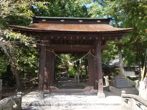 大井俣窪八幡神社の山門・神門