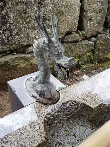 三姉妹神社の手水舎