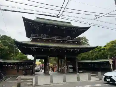 川崎大師（平間寺）の{uncategorized: "未分類", other: "その他", undefined: "問題あり", building: "その他建物", grave: "お墓", sacred_gate: "鳥居", guardian: "狛犬", statue: "像", buddha: "仏像", history: "歴史", nature: "自然", garden: "庭園", animal: "動物", pagoda: "塔", temizu: "手水舎", mountain_gate: "山門・神門", sanctuary: "本殿・本堂", subordinate: "末社・摂社", art: "芸術", scenery: "景色", jizo: "地蔵", ema: "絵馬", goshuin: "御朱印", omikuji: "おみくじ", items: "授与品その他", amulet: "お守り", goshuincho: "御朱印帳", eats: "食事", festival: "お祭り", votive_dance: "神楽", shichigosan: "七五三参", wedding: "結婚式", experience: "体験その他", initially: "初詣", around: "周辺", anti_infection: "感染症対策"}