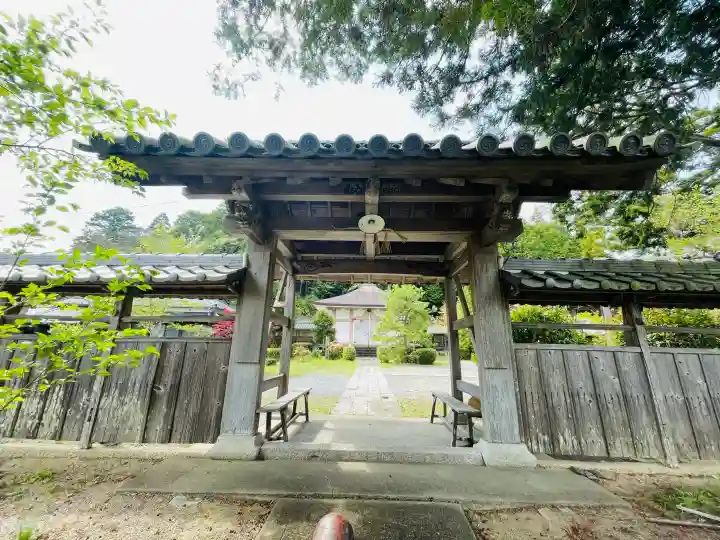 伊勢廻寺の{uncategorized: "未分類", other: "その他", undefined: "問題あり", building: "その他建物", grave: "お墓", sacred_gate: "鳥居", guardian: "狛犬", statue: "像", buddha: "仏像", history: "歴史", nature: "自然", garden: "庭園", animal: "動物", pagoda: "塔", temizu: "手水舎", mountain_gate: "山門・神門", sanctuary: "本殿・本堂", subordinate: "末社・摂社", art: "芸術", scenery: "景色", jizo: "地蔵", ema: "絵馬", goshuin: "御朱印", omikuji: "おみくじ", items: "授与品その他", amulet: "お守り", goshuincho: "御朱印帳", eats: "食事", festival: "お祭り", votive_dance: "神楽", shichigosan: "七五三参", wedding: "結婚式", experience: "体験その他", initially: "初詣", around: "周辺", anti_infection: "感染症対策"}