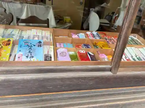 宝塚神社の{uncategorized: "未分類", other: "その他", undefined: "問題あり", building: "その他建物", grave: "お墓", sacred_gate: "鳥居", guardian: "狛犬", statue: "像", buddha: "仏像", history: "歴史", nature: "自然", garden: "庭園", animal: "動物", pagoda: "塔", temizu: "手水舎", mountain_gate: "山門・神門", sanctuary: "本殿・本堂", subordinate: "末社・摂社", art: "芸術", scenery: "景色", jizo: "地蔵", ema: "絵馬", goshuin: "御朱印", omikuji: "おみくじ", items: "授与品その他", amulet: "お守り", goshuincho: "御朱印帳", eats: "食事", festival: "お祭り", votive_dance: "神楽", shichigosan: "七五三参", wedding: "結婚式", experience: "体験その他", initially: "初詣", around: "周辺", anti_infection: "感染症対策"}