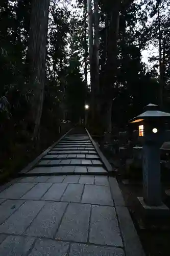 高野山金剛峯寺奥の院(和歌山県)